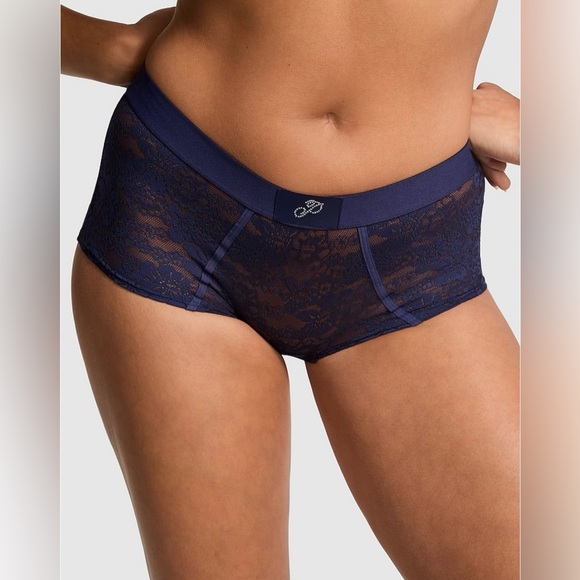 COPY - Victoria's Secret Pink Wink Shine
Logo Boyshort Panty Size
Rhinestone VS - Picture 1 of 5